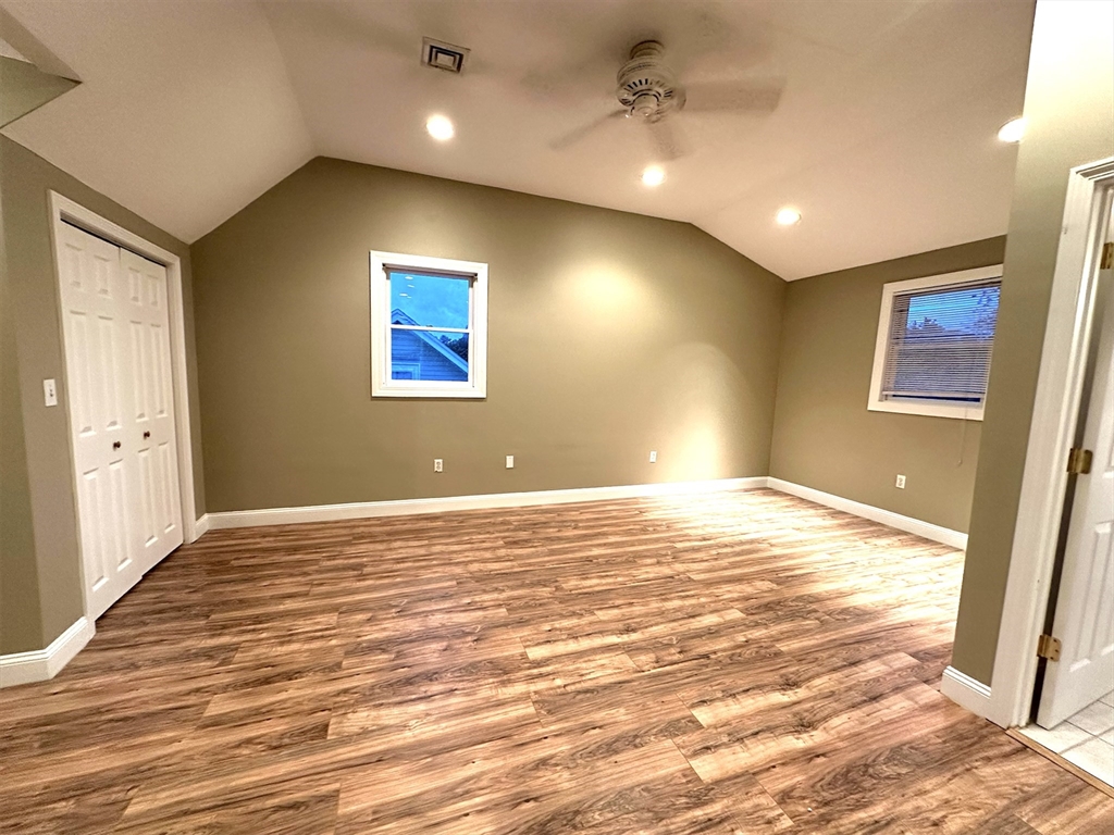 18 Walton St Wakefield, MA 01880 18 Walton St Wakefield, MA 01880