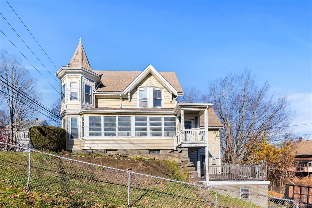 16 Pleasant St Wakefield, MA 01880