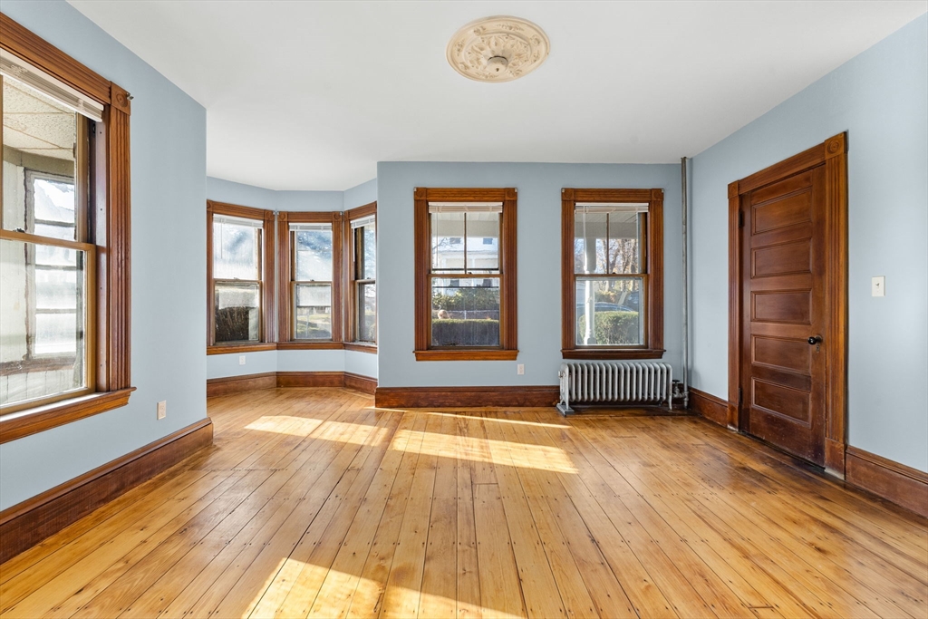 16 Pleasant St Wakefield, MA 01880