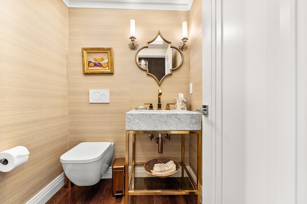 4 Joy St #PH Boston, MA 02108