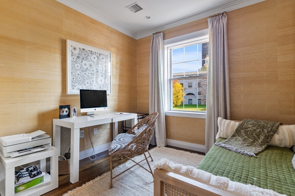 4 Joy St #PH Boston, MA 02108