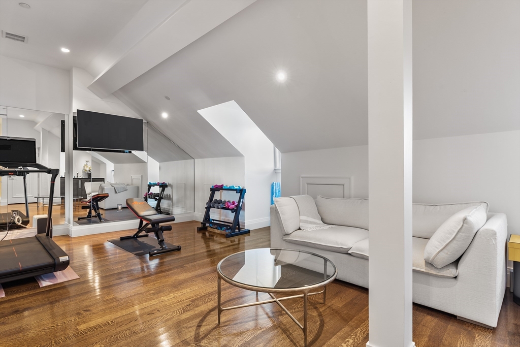 4 Joy St #PH Boston, MA 02108