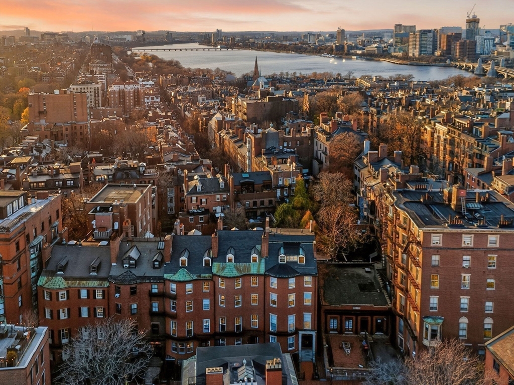 4 Joy St #PH Boston, MA 02108