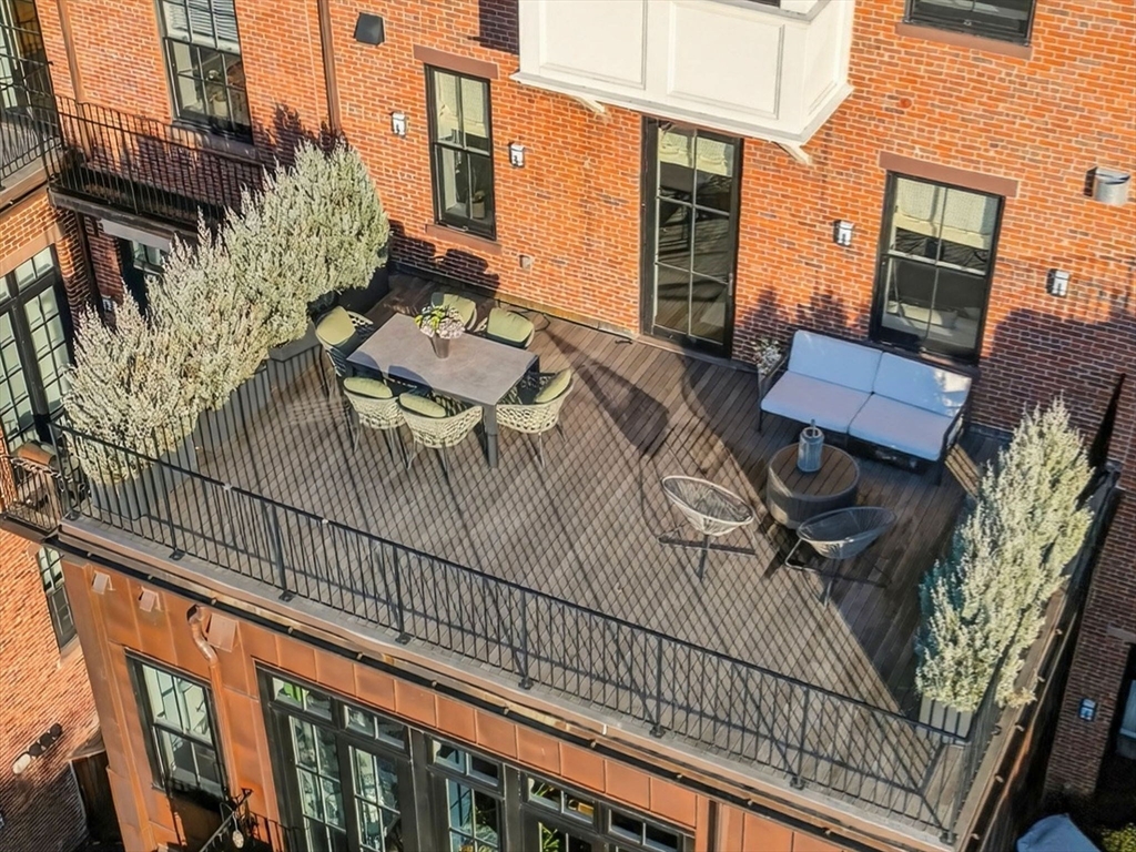 4 Joy St #PH Boston, MA 02108