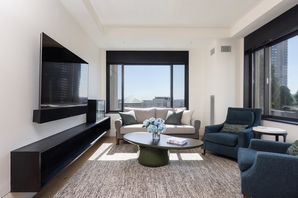 1 Huntington Ave #1702 Boston, MA 02116