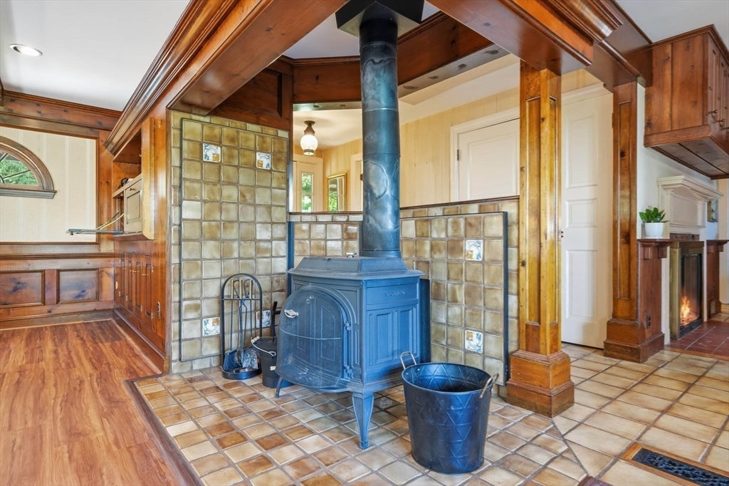 19 Curv St Wakefield, MA 01880
