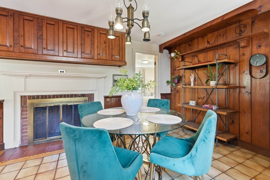 19 Curv St Wakefield, MA 01880