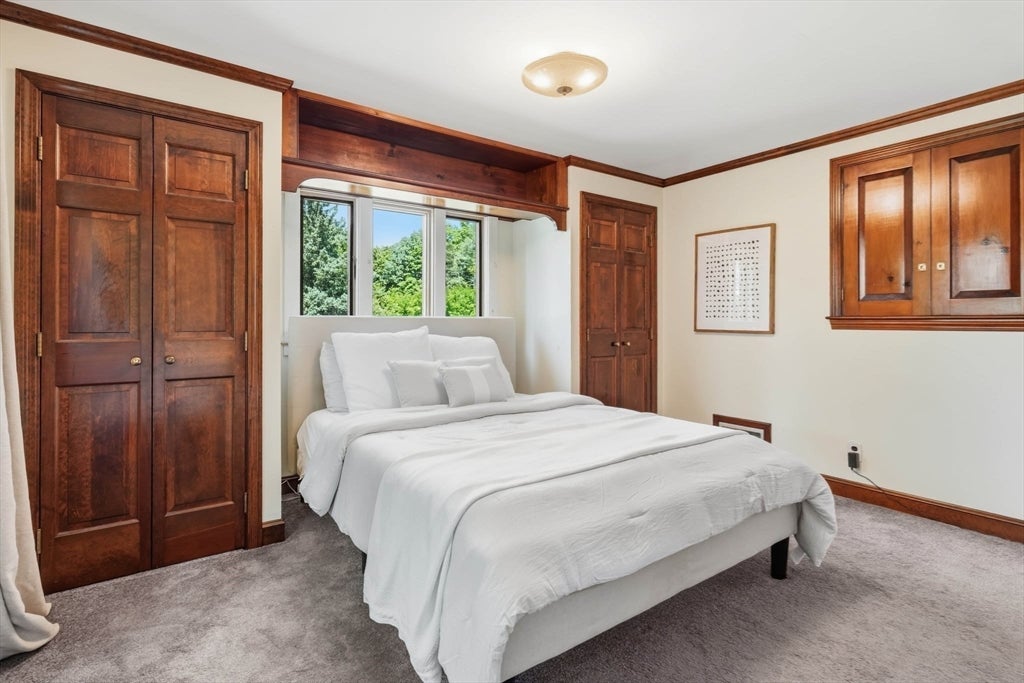 19 Curv St Wakefield, MA 01880