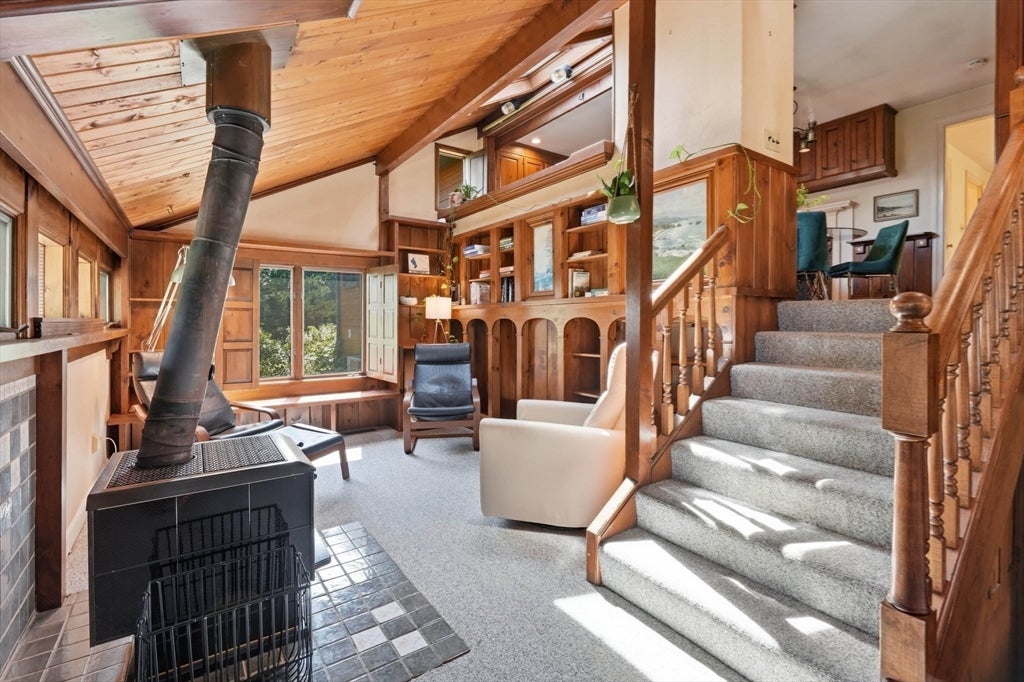 19 Curv St Wakefield, MA 01880