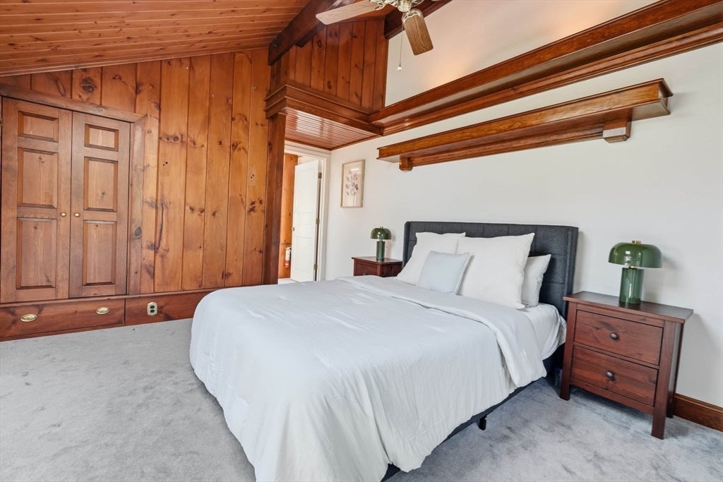 19 Curv St Wakefield, MA 01880