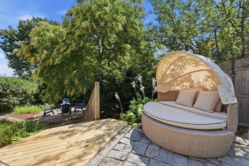 19 Curv St Wakefield, MA 01880