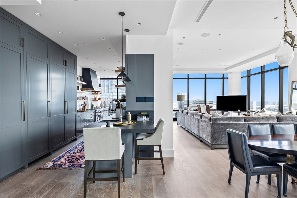 1 Franklin St #PH3E Boston, MA 02110