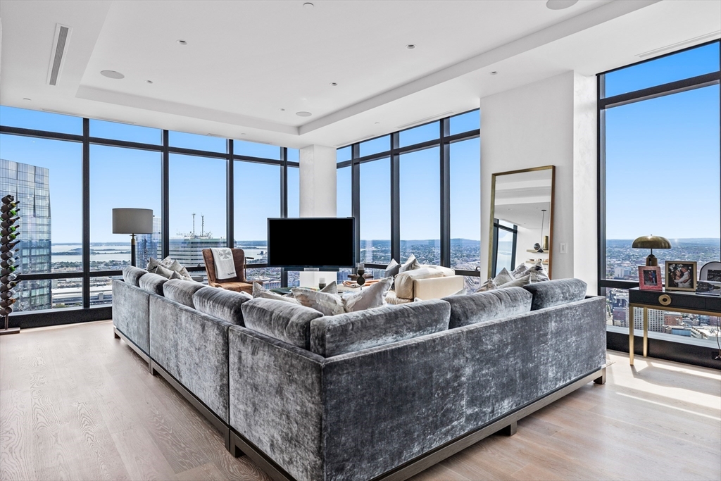 1 Franklin St #PH3E Boston, MA 02110
