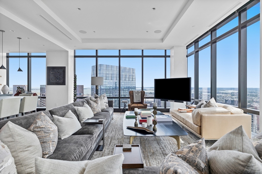 1 Franklin St #PH3E Boston, MA 02110