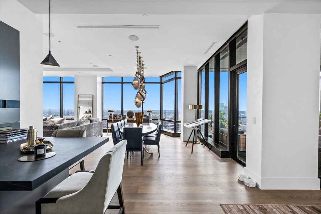 1 Franklin St #PH3E Boston, MA 02110