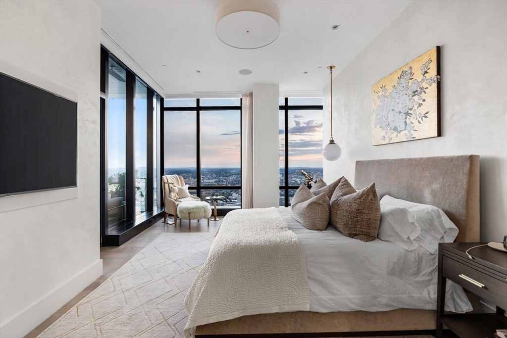 1 Franklin St #PH3E Boston, MA 02110