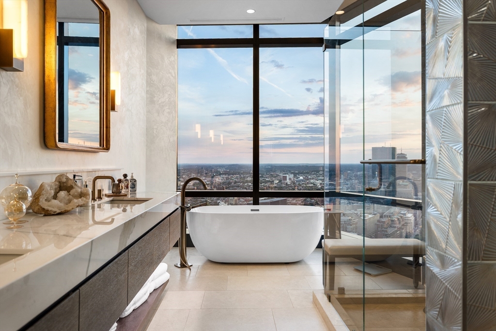 1 Franklin St #PH3E Boston, MA 02110