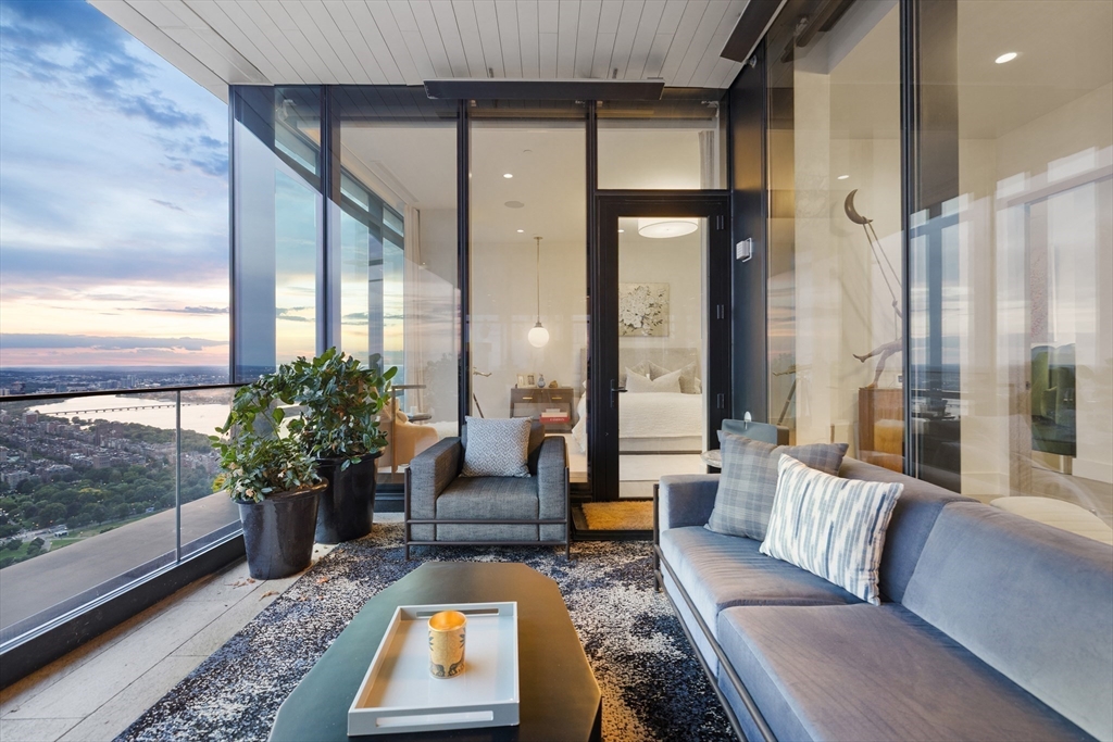 1 Franklin St #PH3E Boston, MA 02110