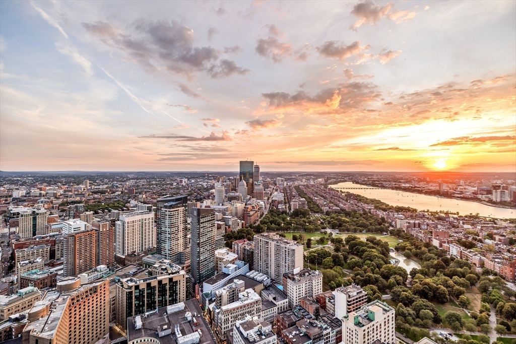 1 Franklin St #PH3E Boston, MA 02110