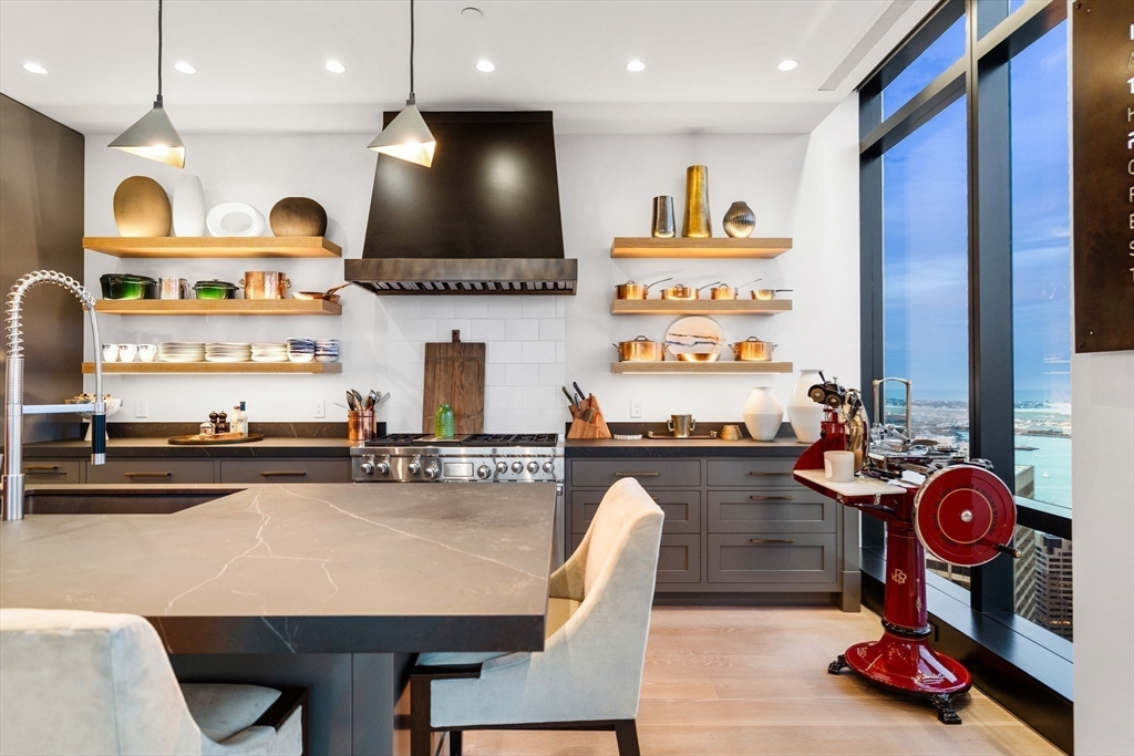 1 Franklin St #PH3E Boston, MA 02110