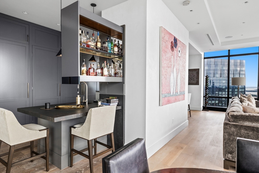 1 Franklin St #PH3E Boston, MA 02110