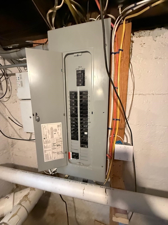 69 Gilbert St Framingham, MA 01702