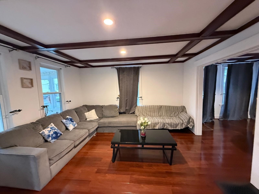 69 Gilbert St Framingham, MA 01702