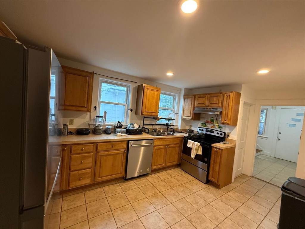 69 Gilbert St Framingham, MA 01702