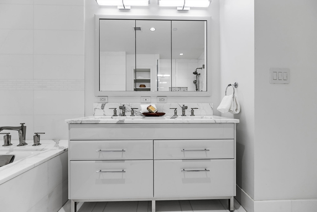 22 Liberty Dr #8H Boston, MA 02210