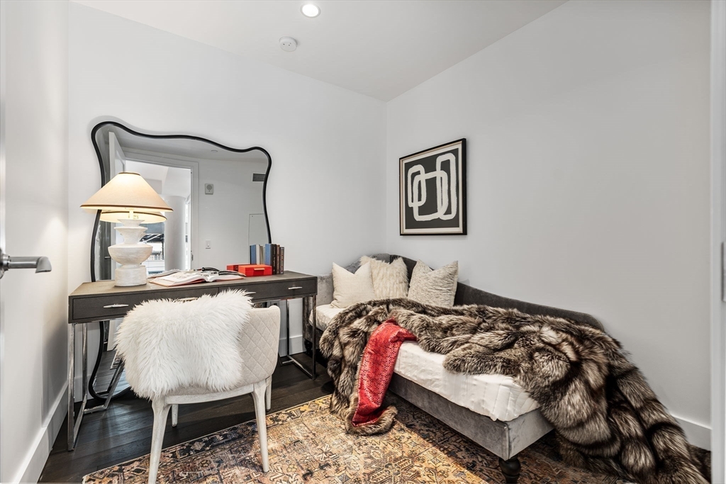 22 Liberty Dr #8H Boston, MA 02210