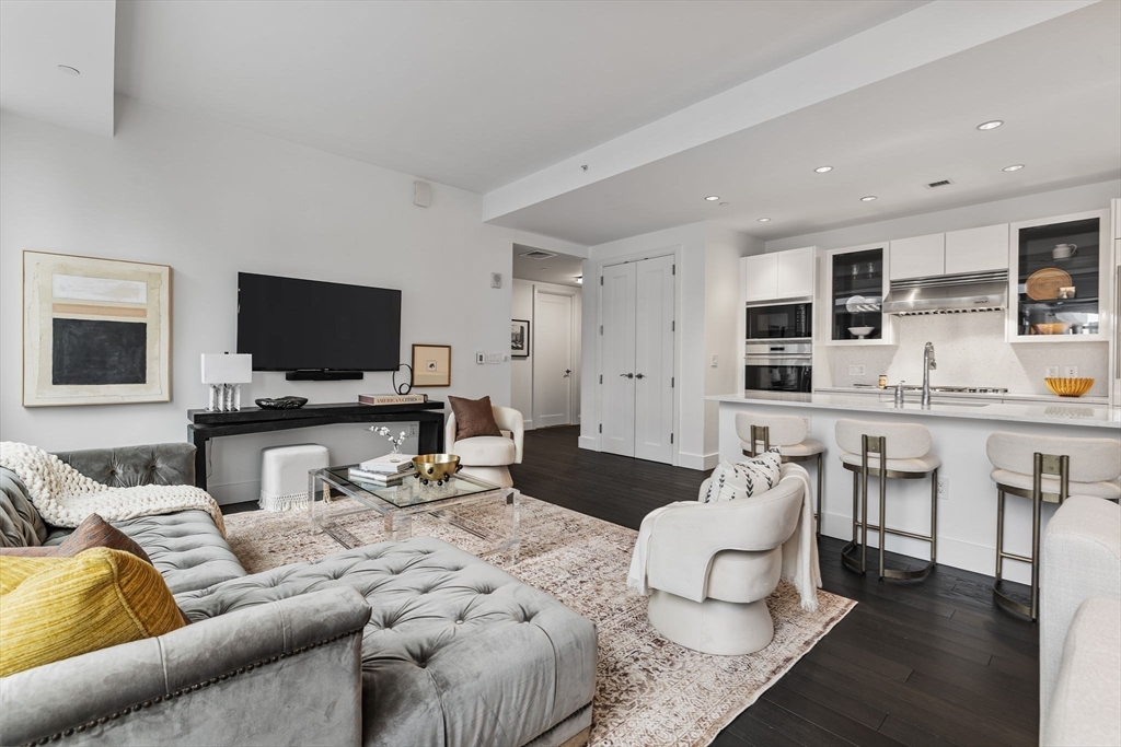 22 Liberty Dr #8H Boston, MA 02210