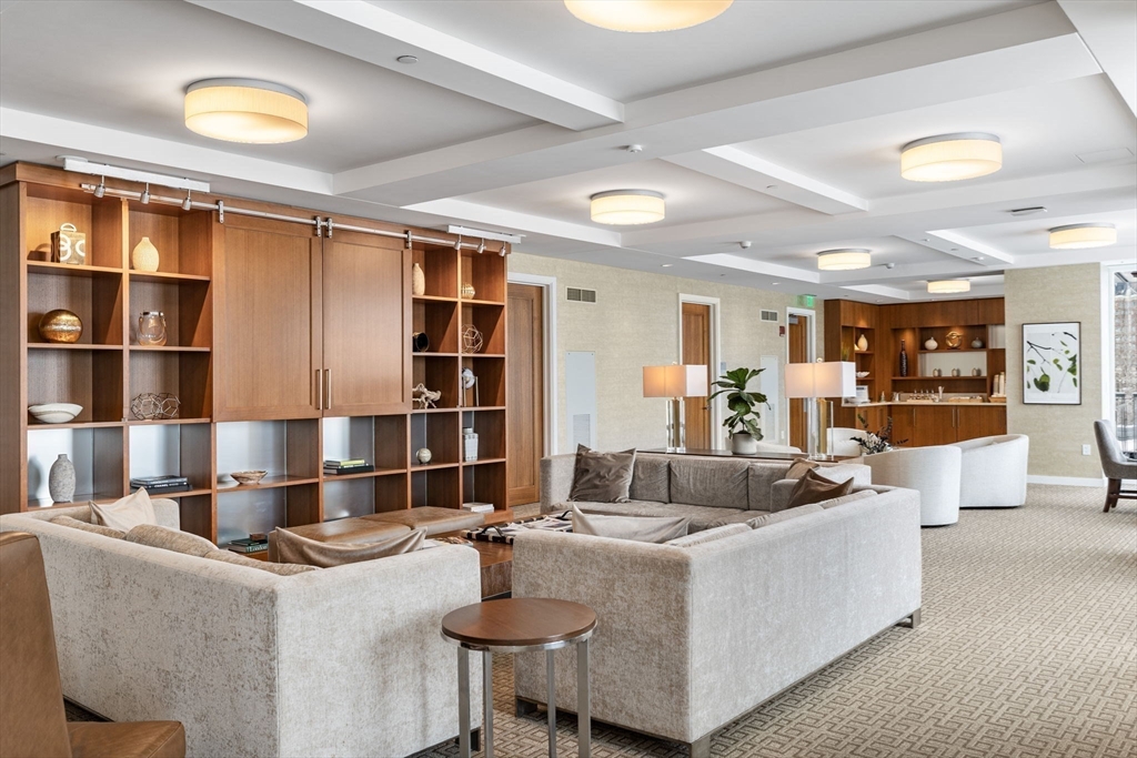 22 Liberty Dr #8H Boston, MA 02210