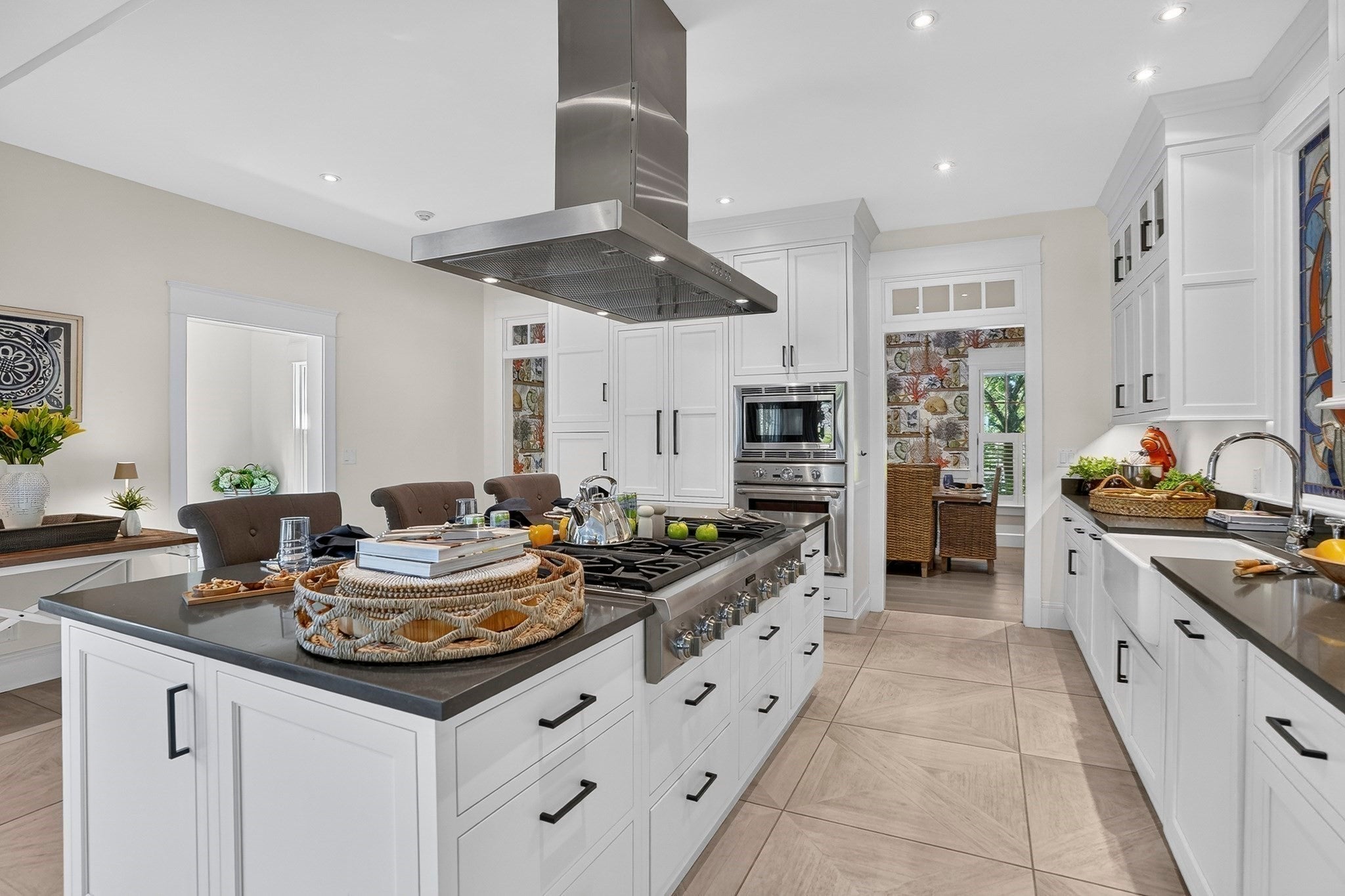 96 South Summer St Edgartown, MA 02539