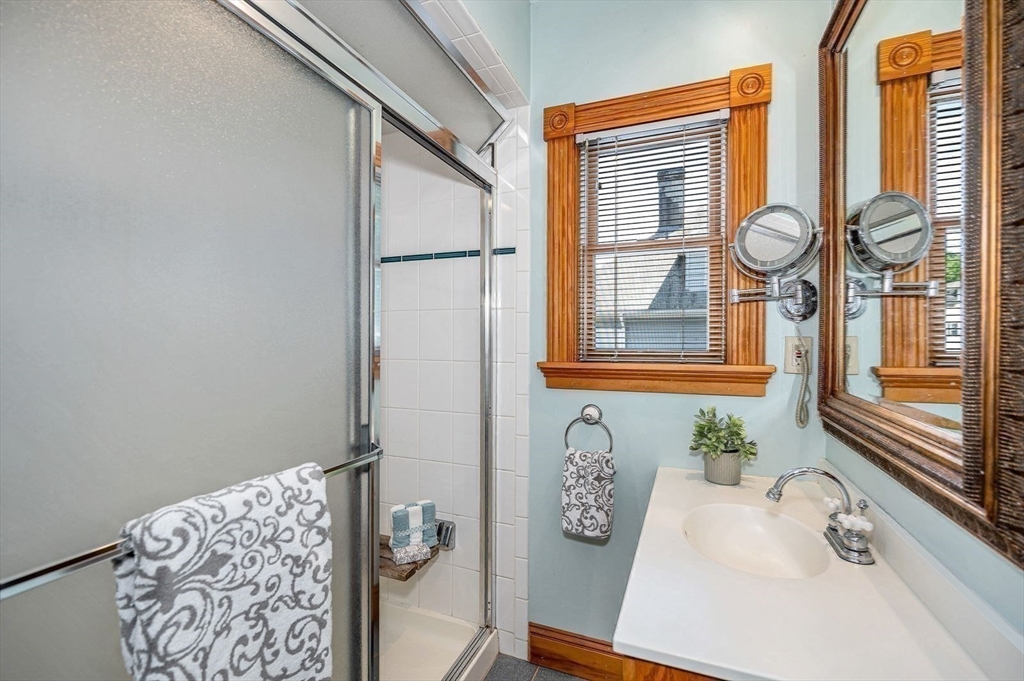 14 Richardson Ave Wakefield, MA 01880