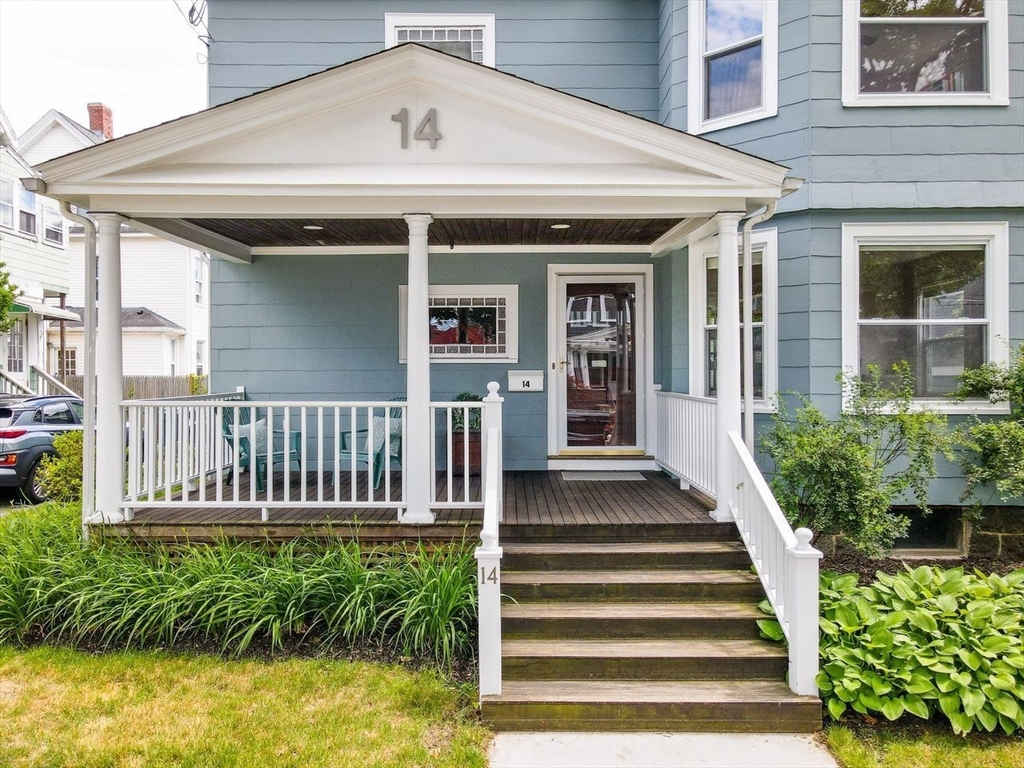 14 Richardson Ave Wakefield, MA 01880