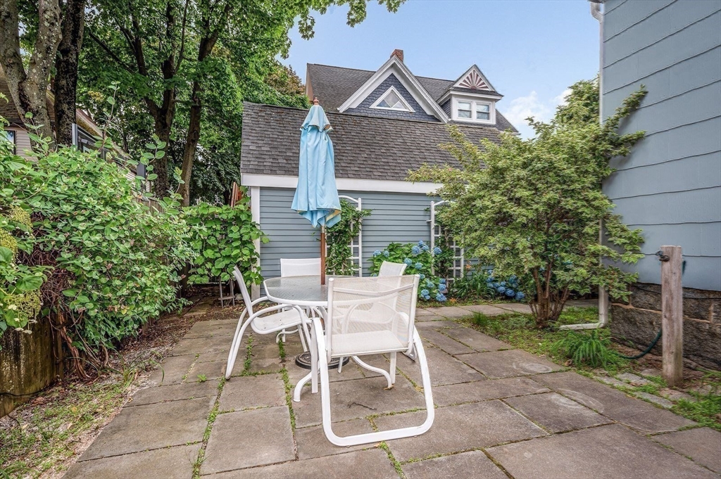 14 Richardson Ave Wakefield, MA 01880