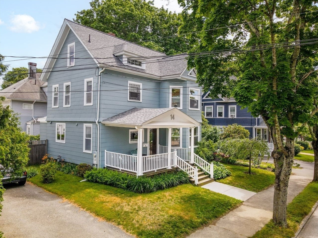 14 Richardson Ave Wakefield, MA 01880