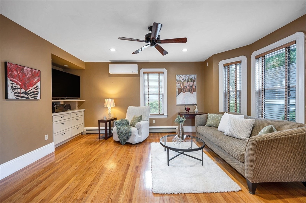 14 Richardson Ave Wakefield, MA 01880