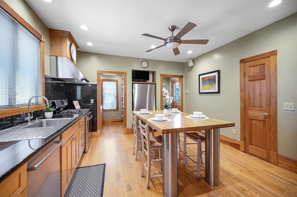 14 Richardson Ave Wakefield, MA 01880