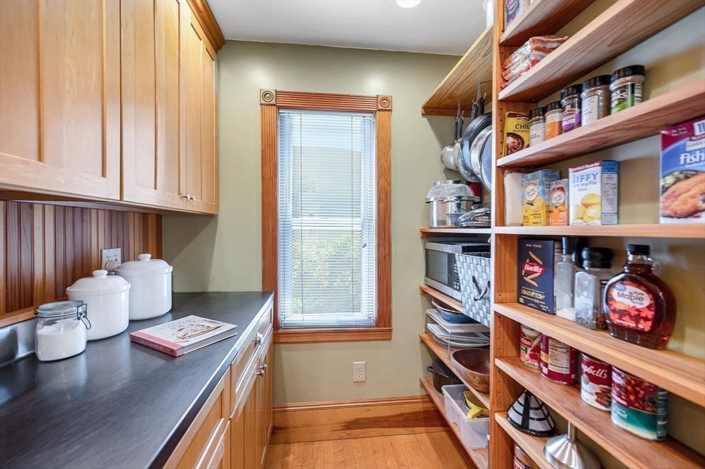 14 Richardson Ave Wakefield, MA 01880