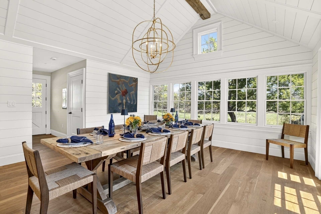 29 Slough Cv Rd Edgartown, MA 02539