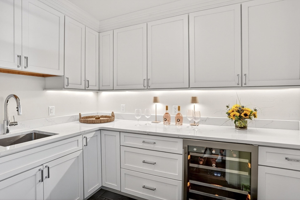 29 Slough Cv Rd Edgartown, MA 02539
