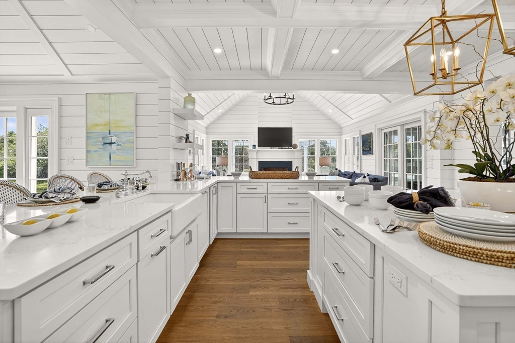 29 Slough Cv Rd Edgartown, MA 02539