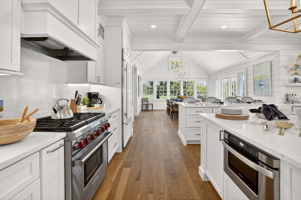 29 Slough Cv Rd Edgartown, MA 02539