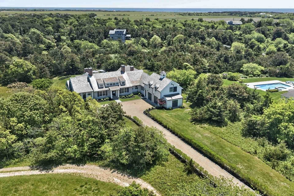 29 Slough Cv Rd Edgartown, MA 02539