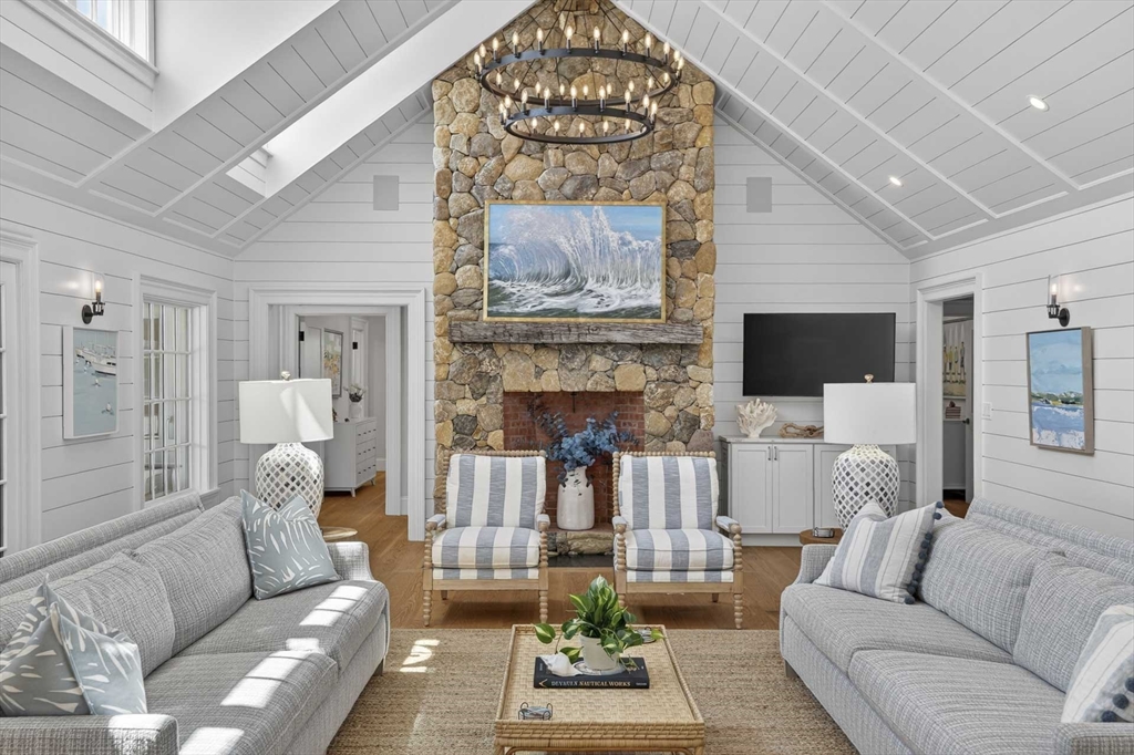 29 Slough Cv Rd Edgartown, MA 02539