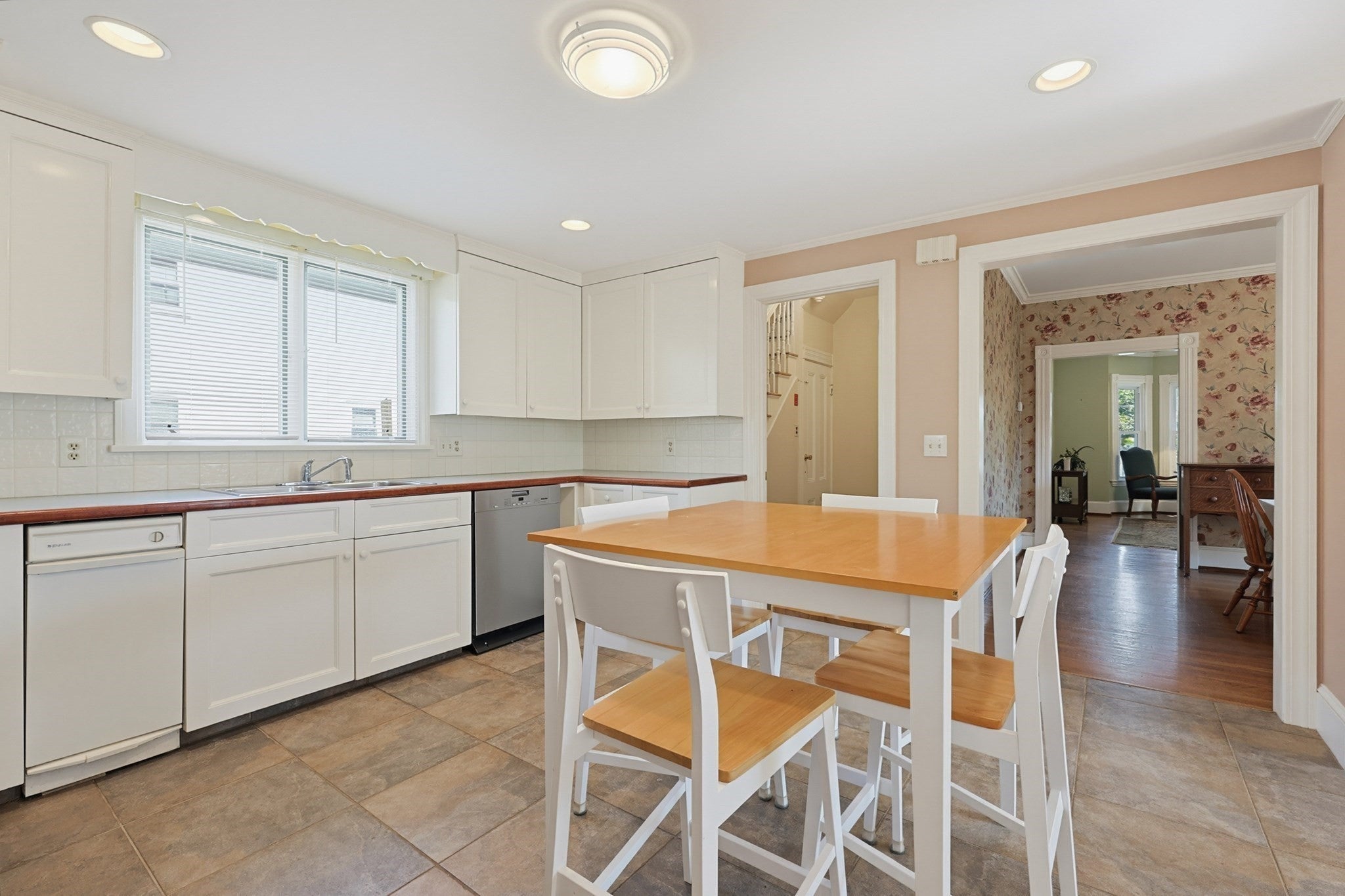 112 Greenwood Ave Wakefield, MA 01880