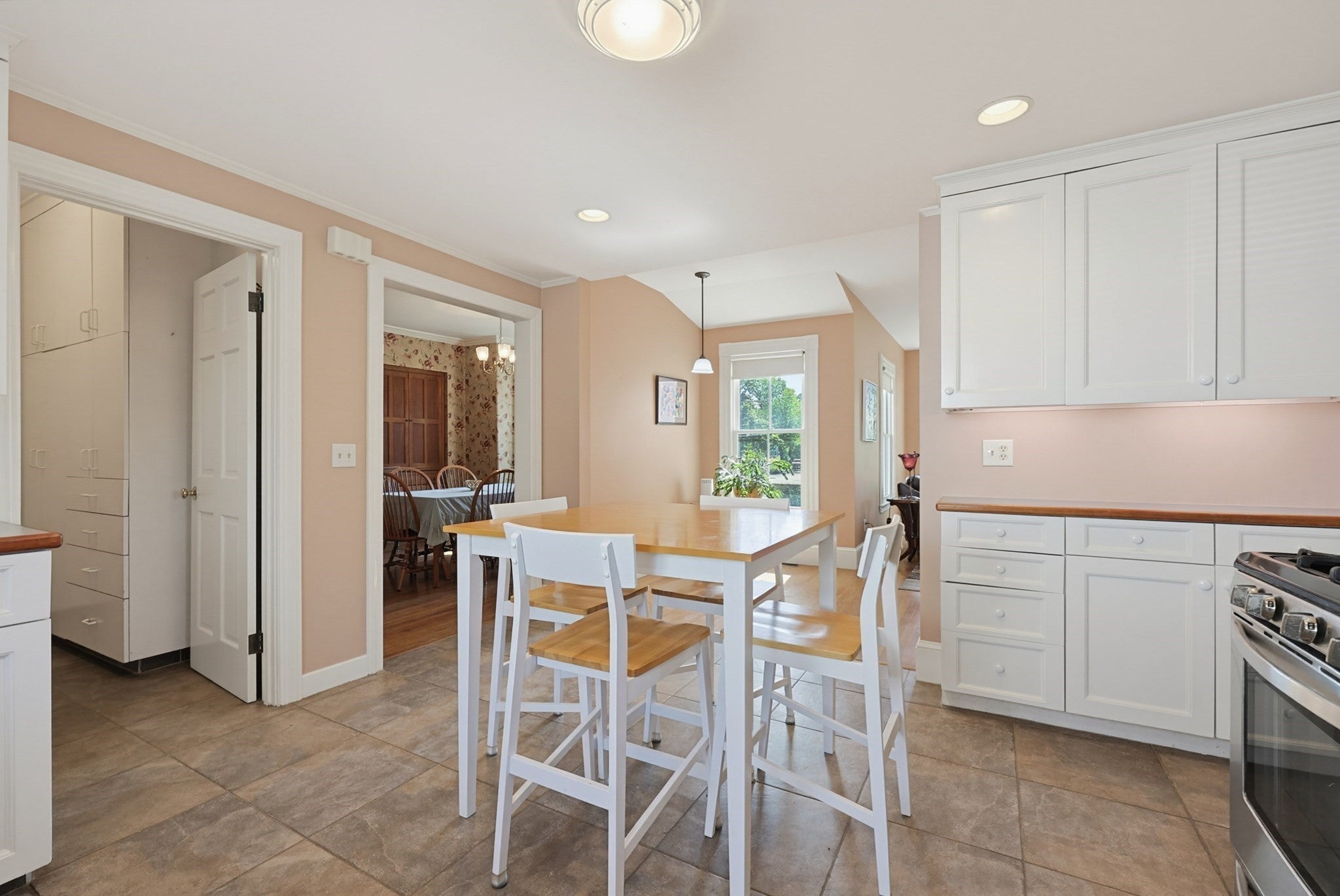 112 Greenwood Ave Wakefield, MA 01880