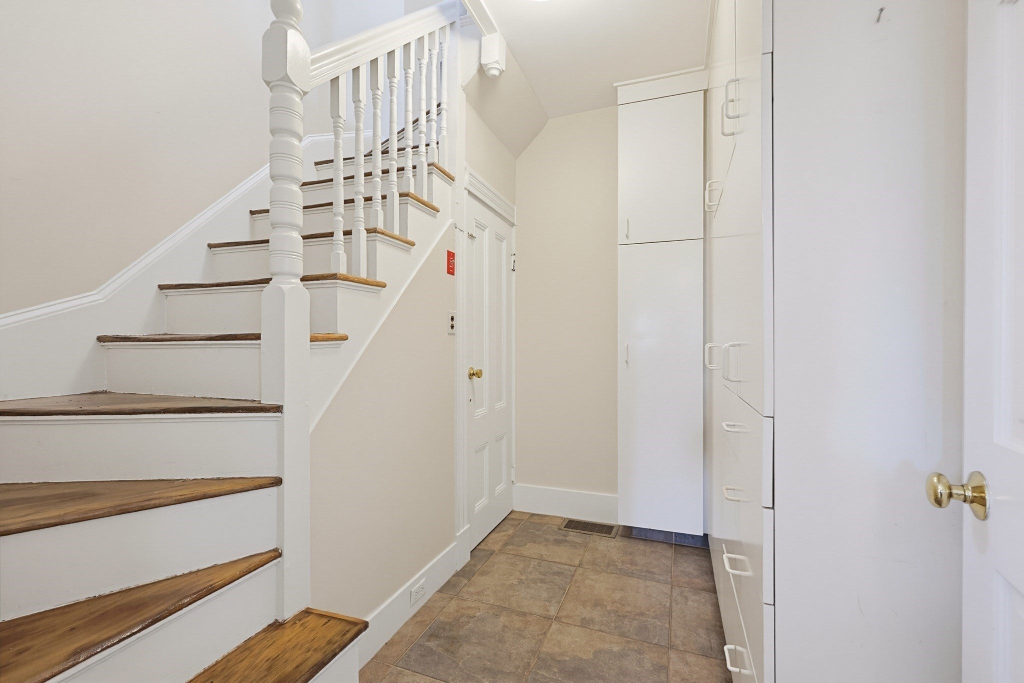 112 Greenwood Ave Wakefield, MA 01880