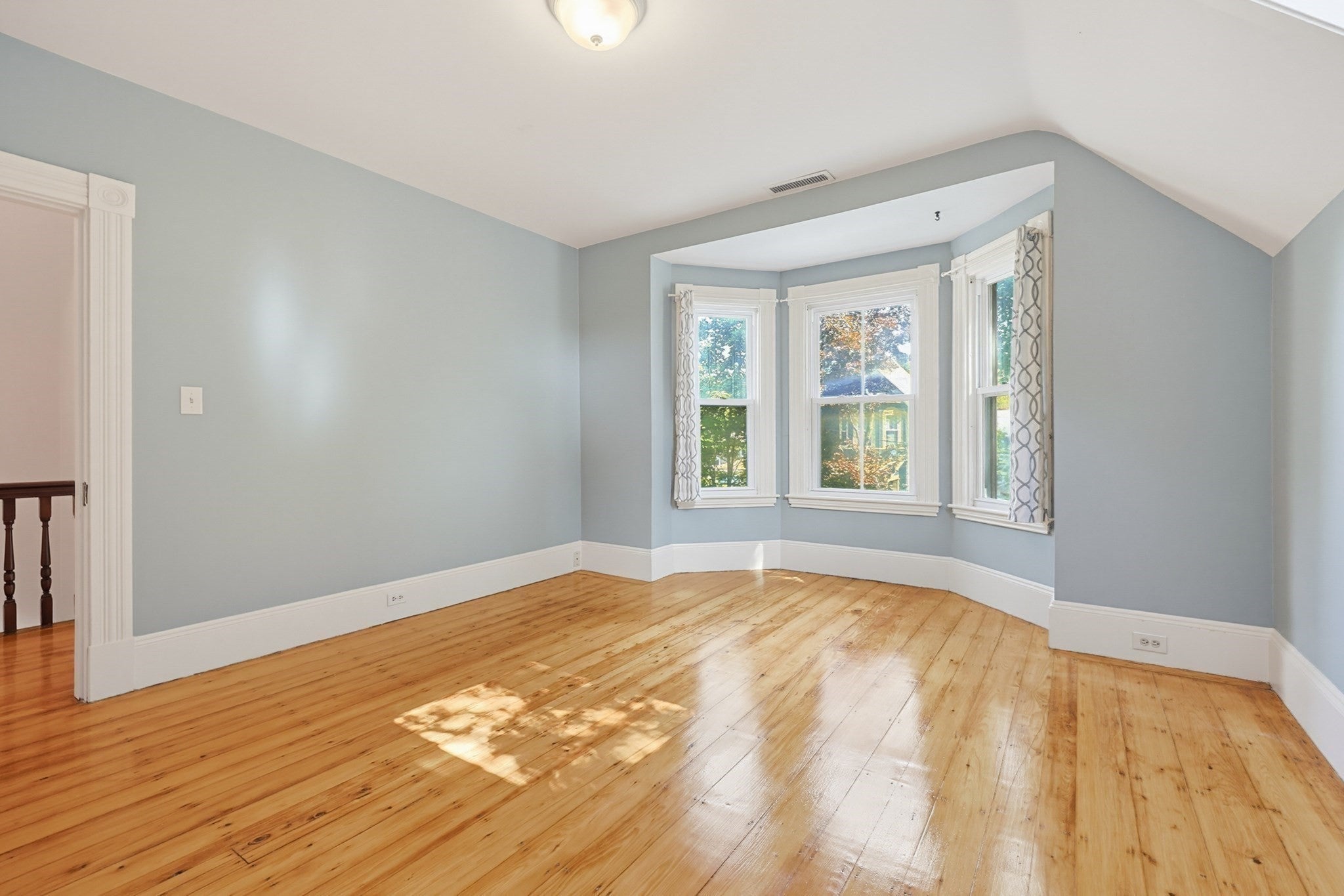 112 Greenwood Ave Wakefield, MA 01880